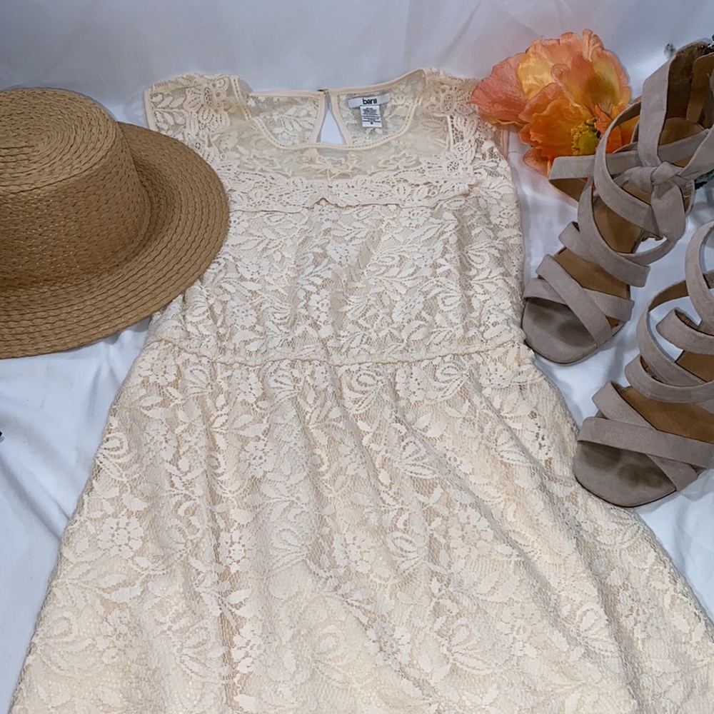 🔥Sleeveless ivory lace mini dress size small